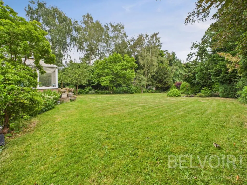 4 bed Detached Bungalow