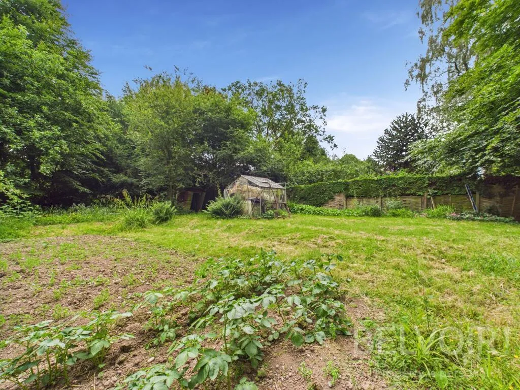 4 bed Detached Bungalow