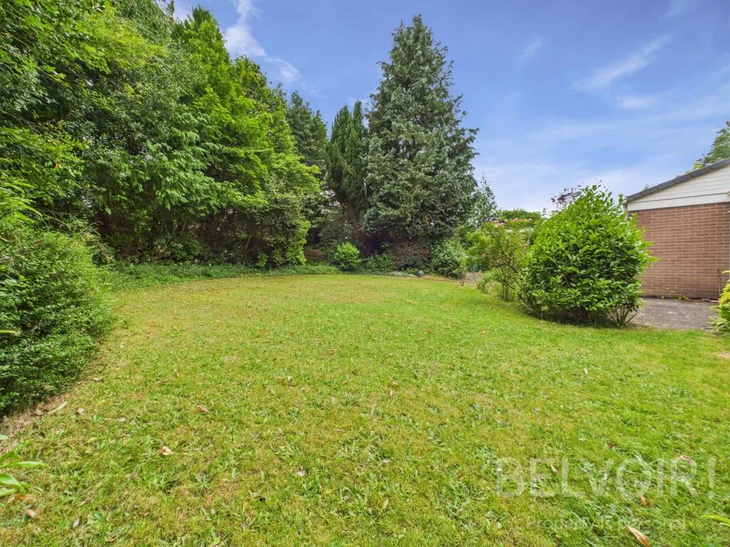 4 bed Detached Bungalow