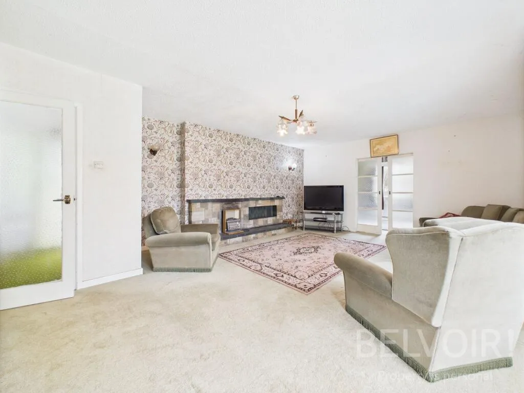 4 bed Detached Bungalow