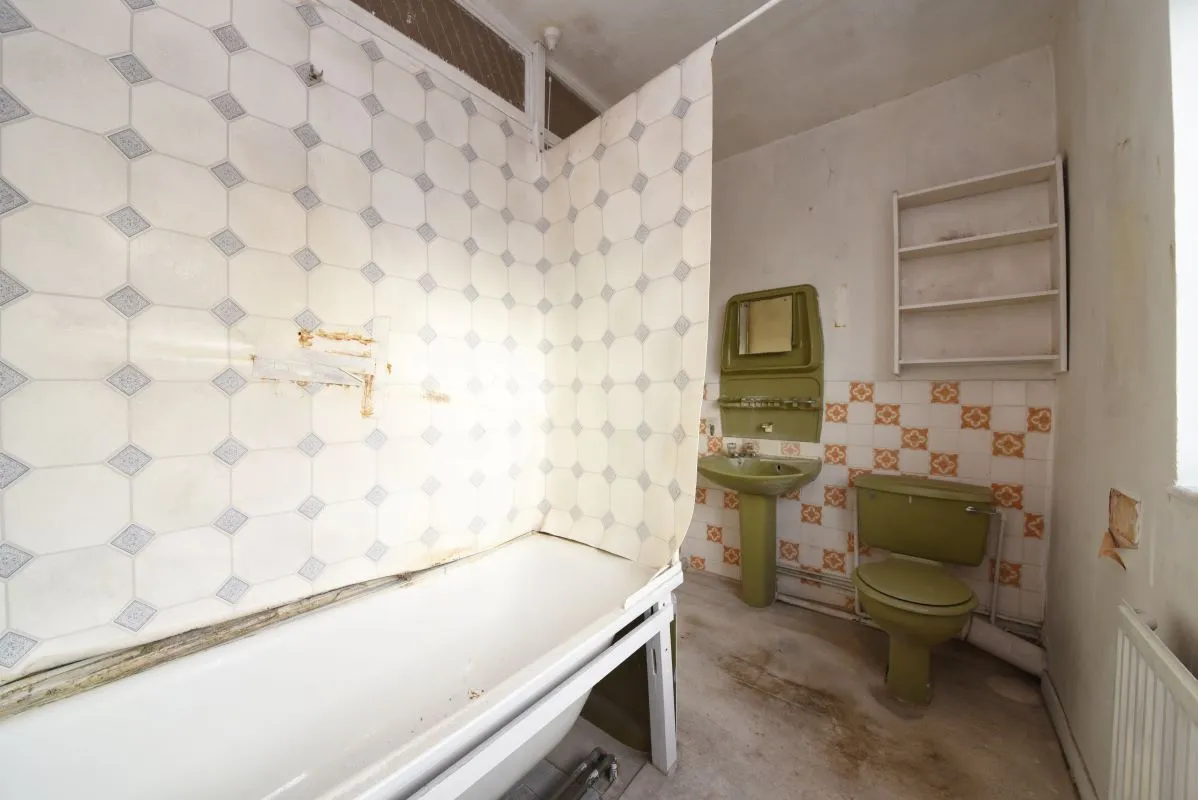 Calderon Road, London, E11 4EU - Online Auctions