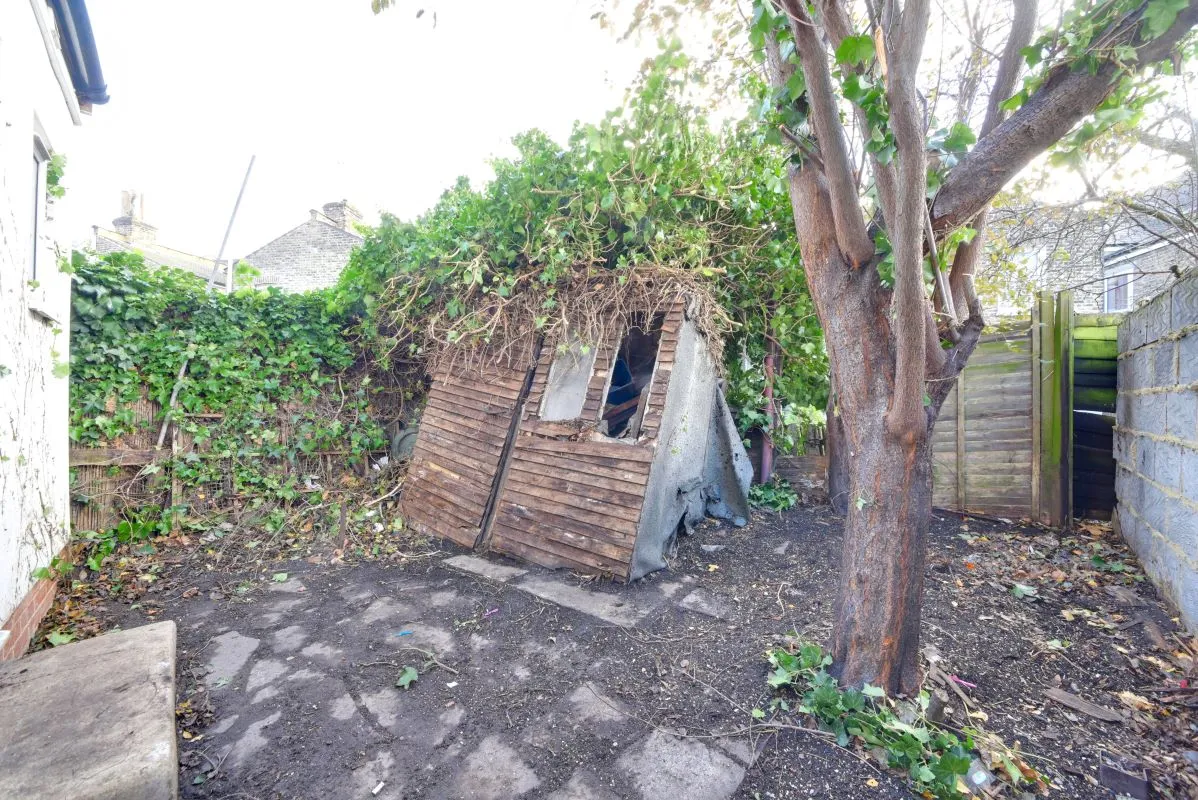 Calderon Road, London, E11 4EU - Online Auctions