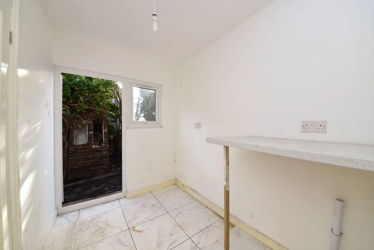 Calderon Road, London, E11 4EU - Online Auctions