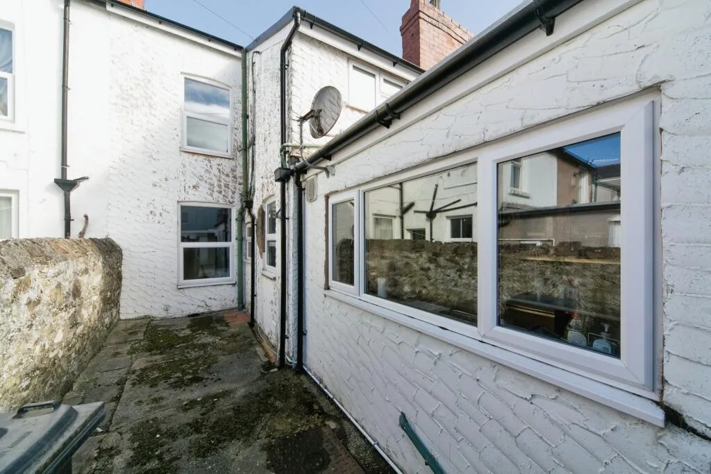 4 bed Terraced