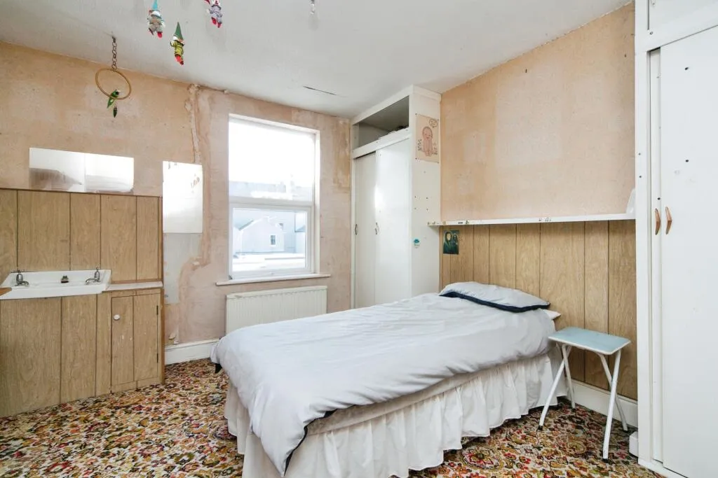 4 bed Terraced