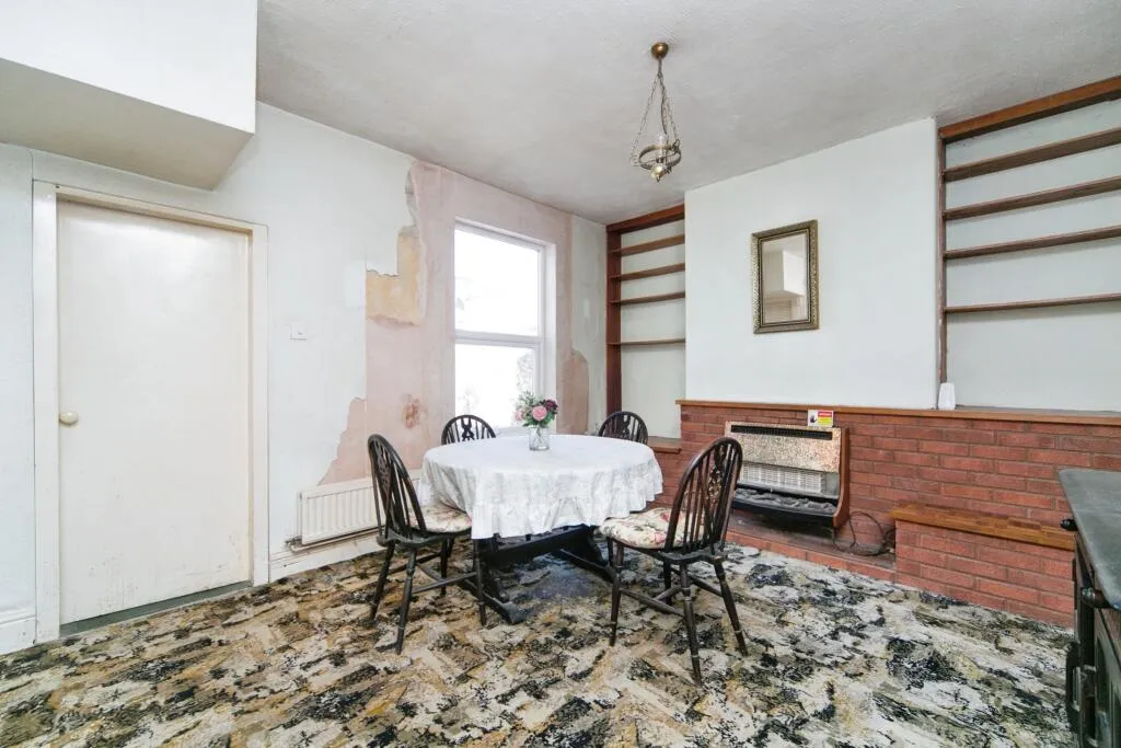 4 bed Terraced
