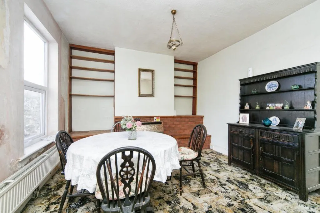 4 bed Terraced