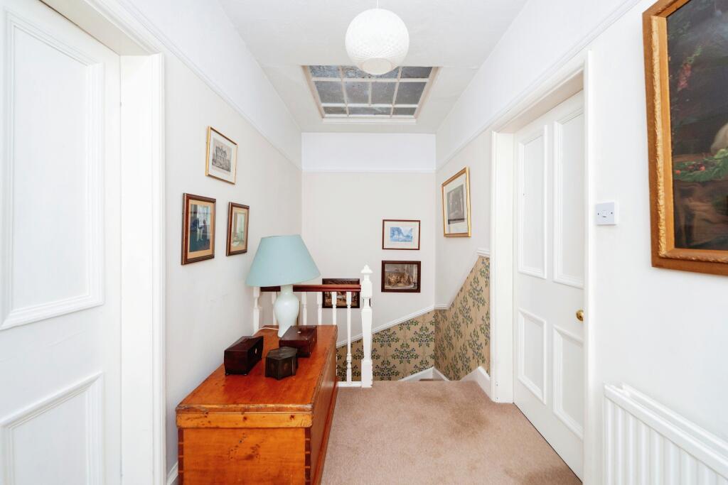 4 bed Semi-Detached