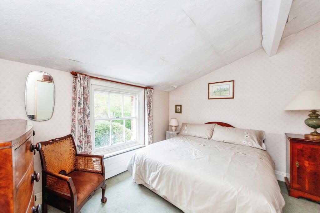 4 bed Semi-Detached