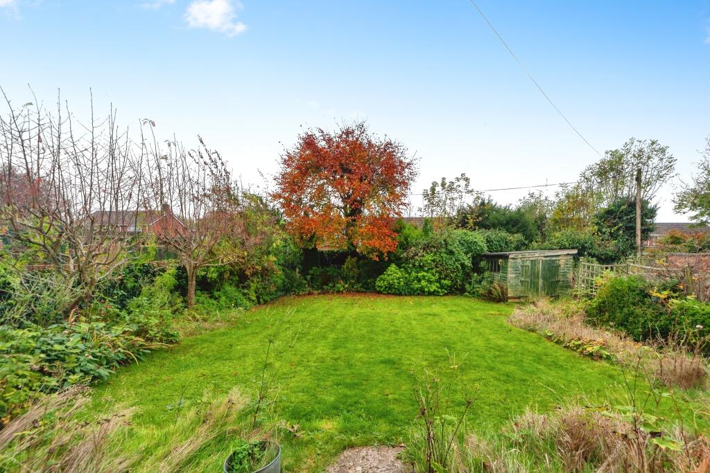 4 bed Semi-Detached