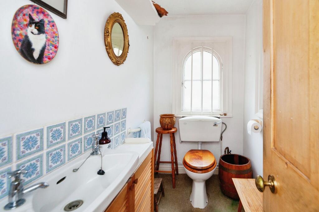 4 bed Semi-Detached