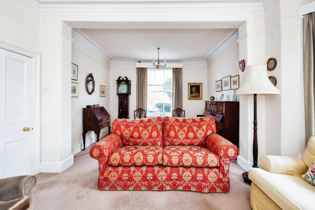 4 bed Semi-Detached