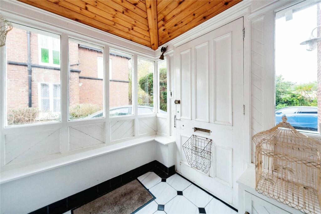 4 bed Semi-Detached