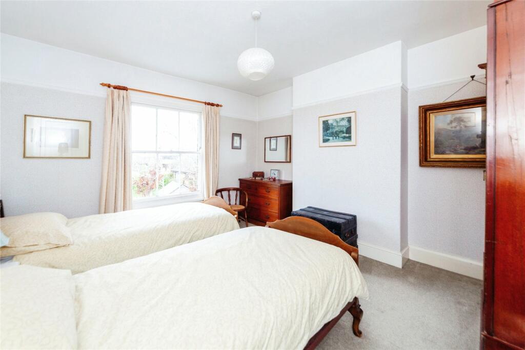 4 bed Semi-Detached