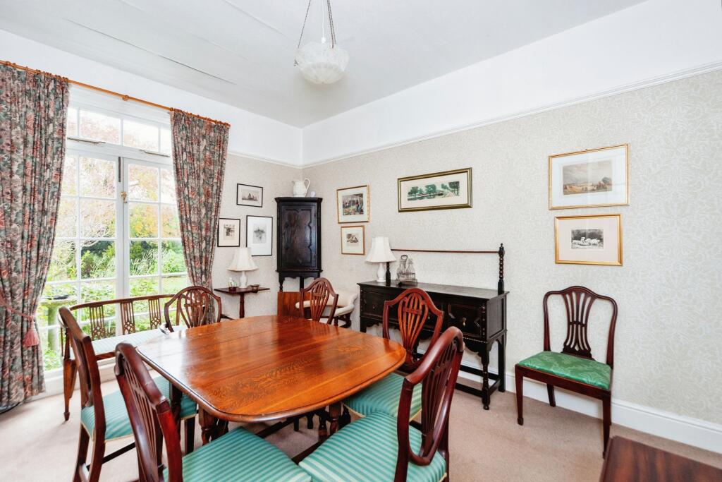 4 bed Semi-Detached