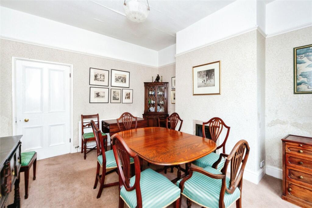 4 bed Semi-Detached