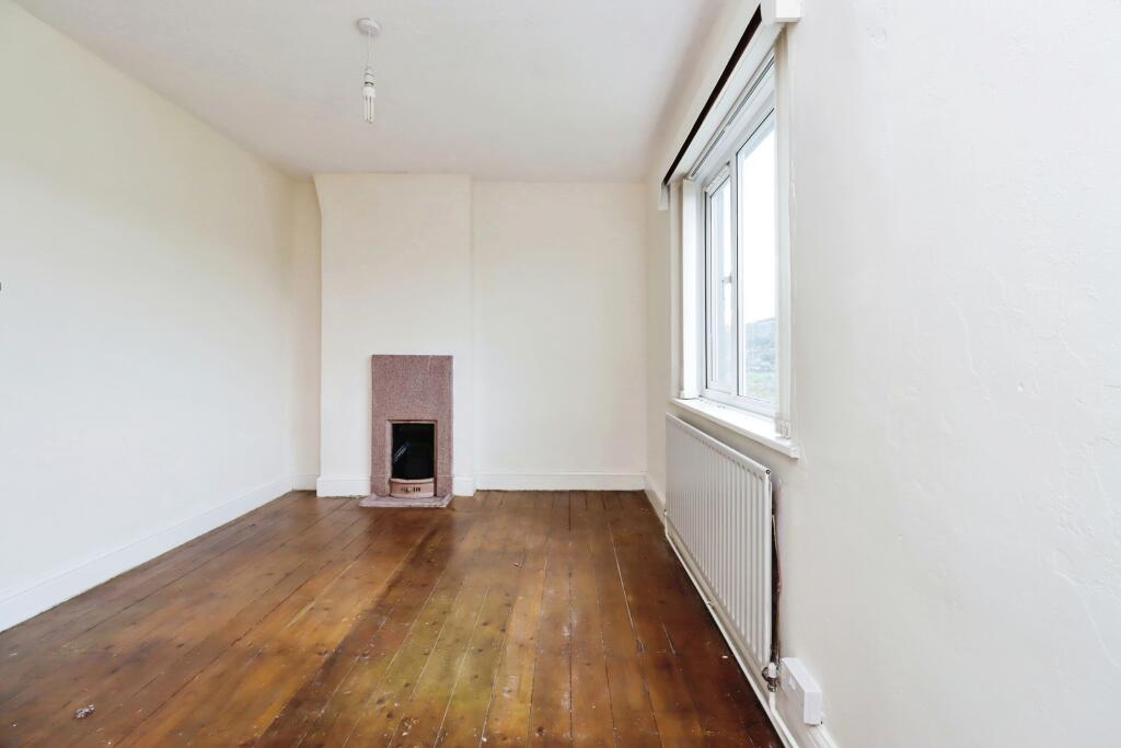 2 bed House