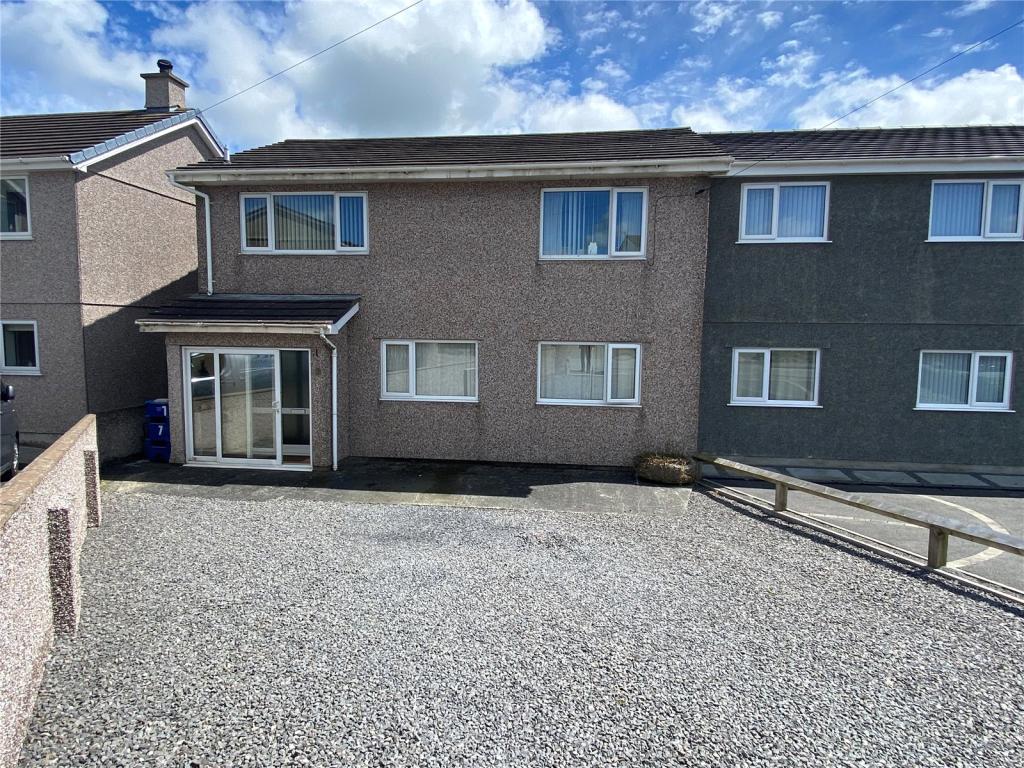 4 bed Semi-Detached