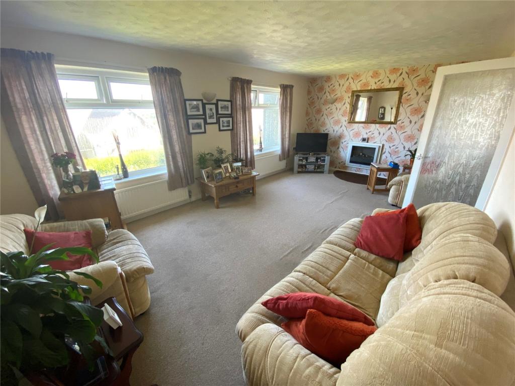 4 bed Semi-Detached