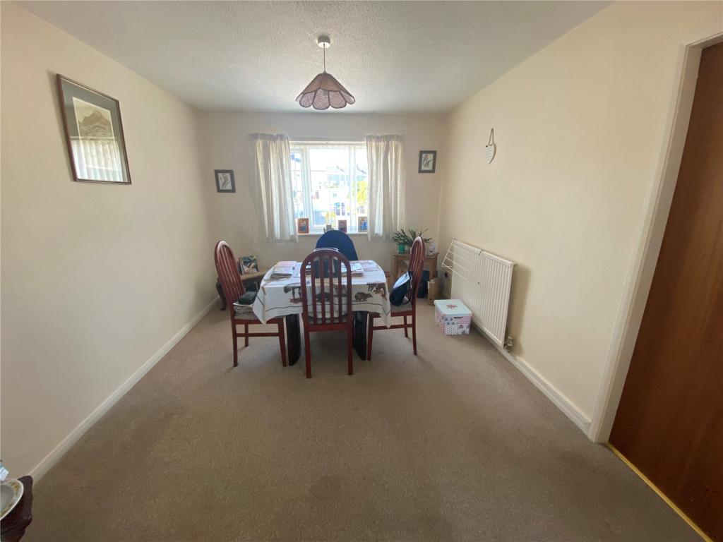 4 bed Semi-Detached