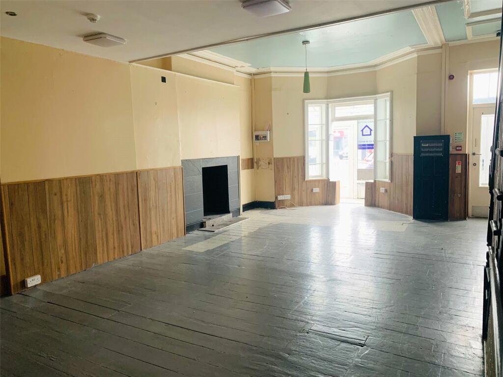 1 bed Commercial Property