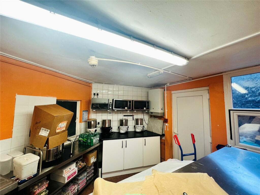 1 bed Commercial Property