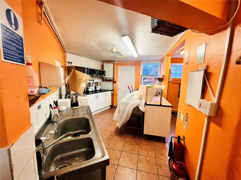 1 bed Commercial Property