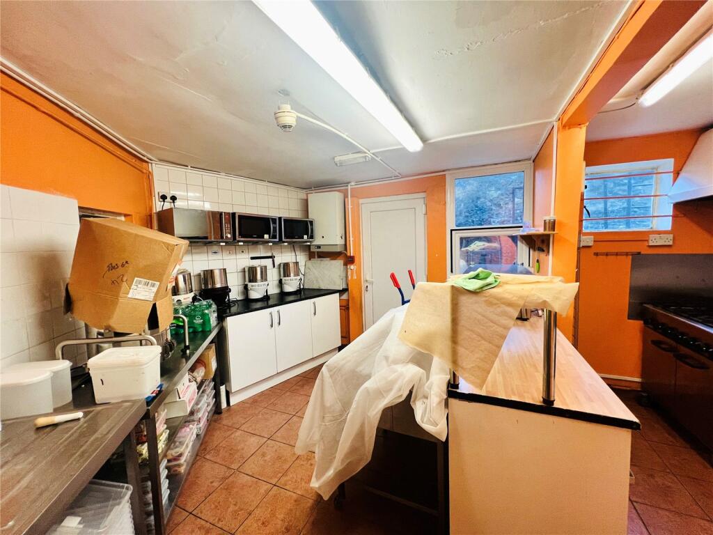 1 bed Commercial Property