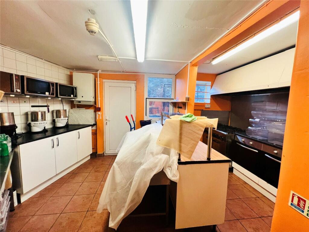 1 bed Commercial Property