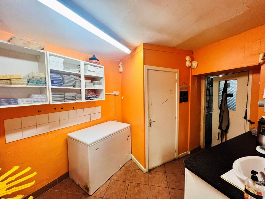 1 bed Commercial Property