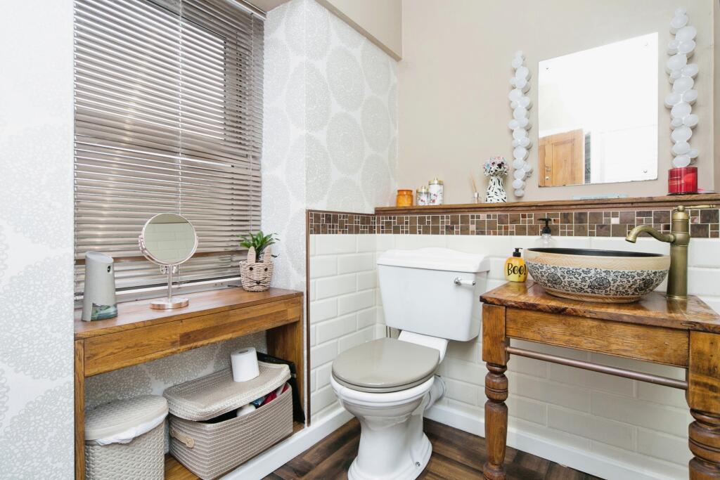3 bed End of Terrace