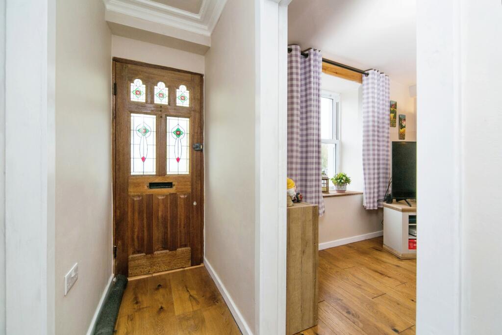 3 bed End of Terrace