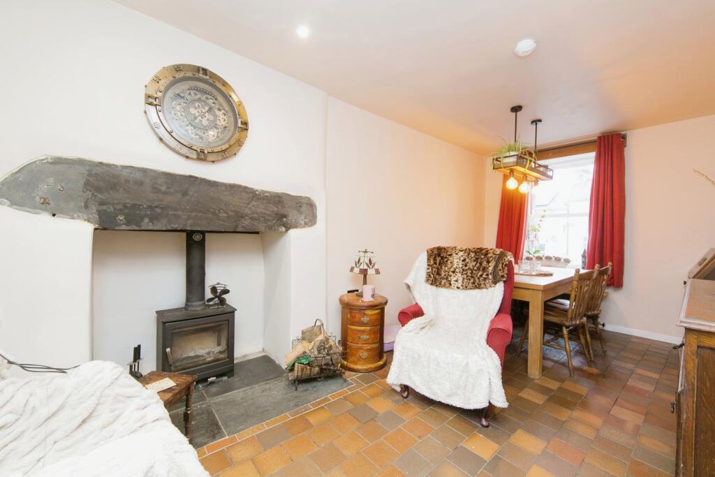3 bed End of Terrace