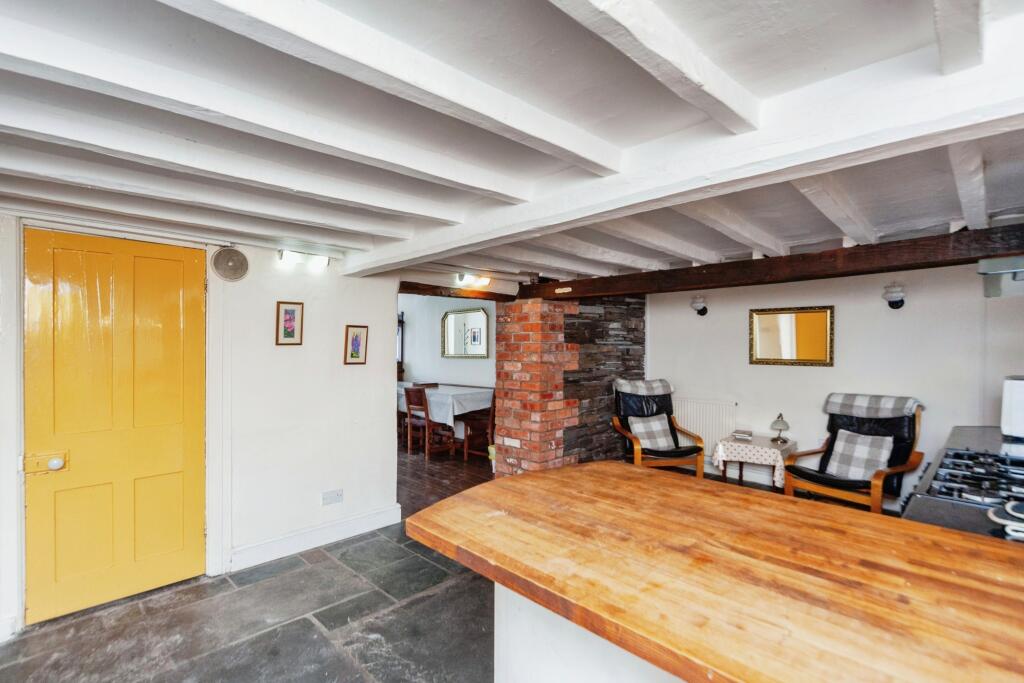 5 bed House