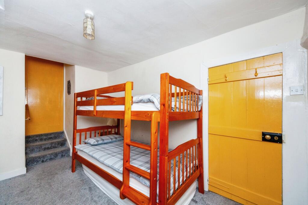 5 bed House