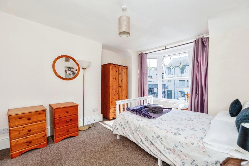 5 bed House