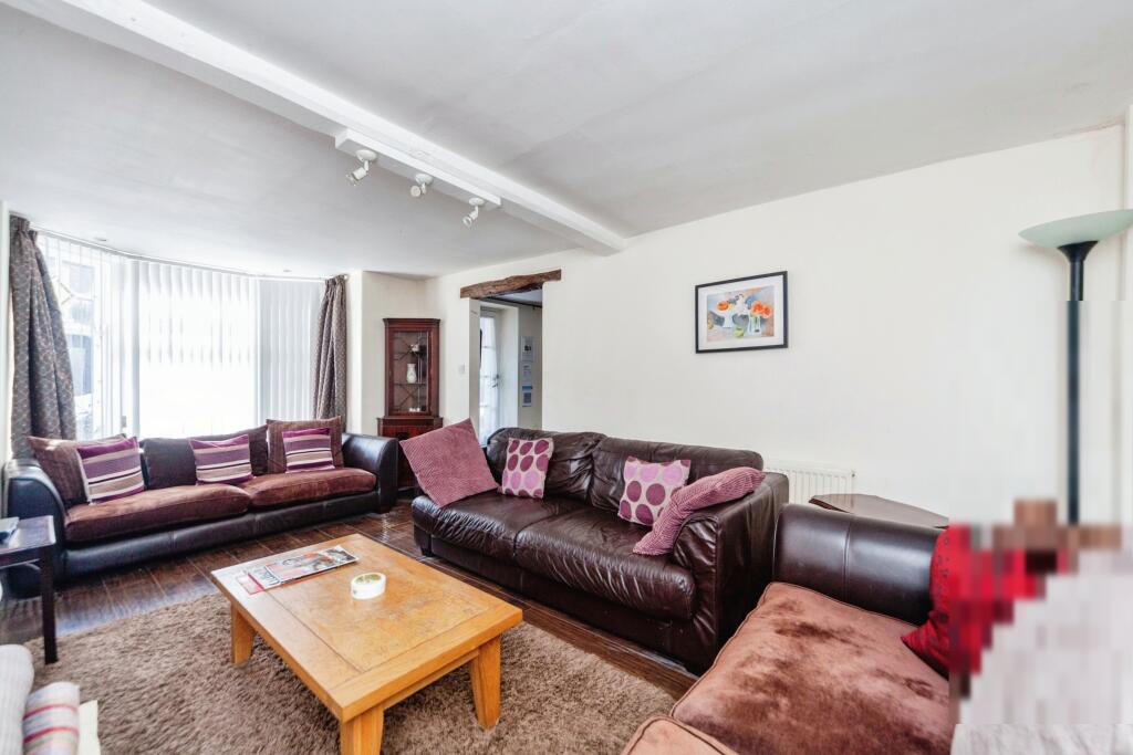 5 bed House