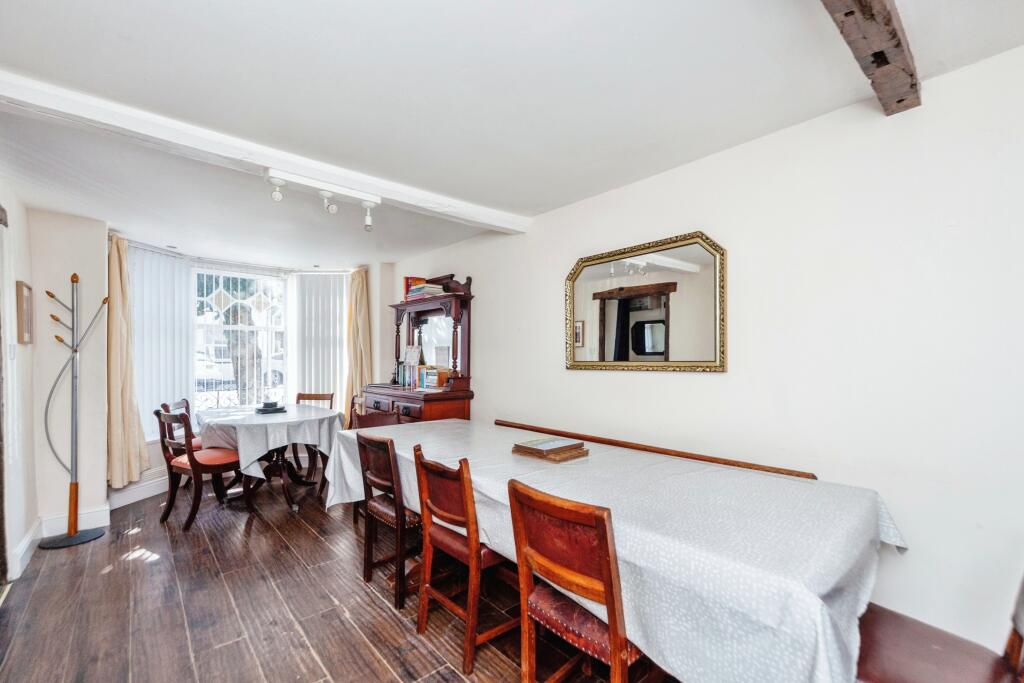 5 bed House