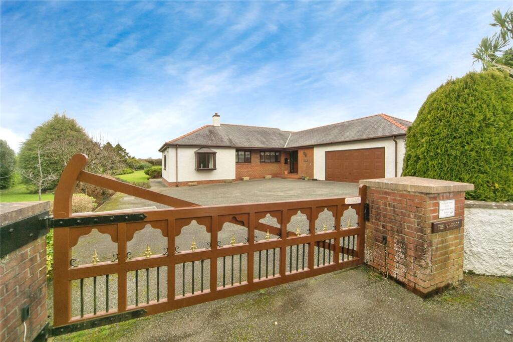 4 bed Detached Bungalow