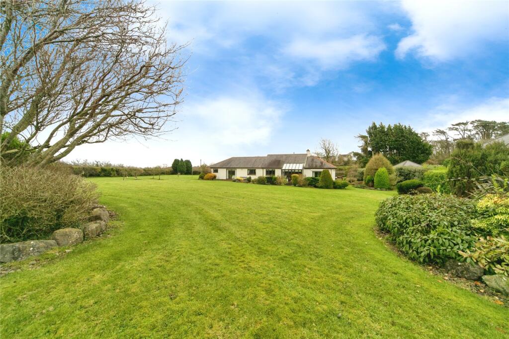 4 bed Detached Bungalow