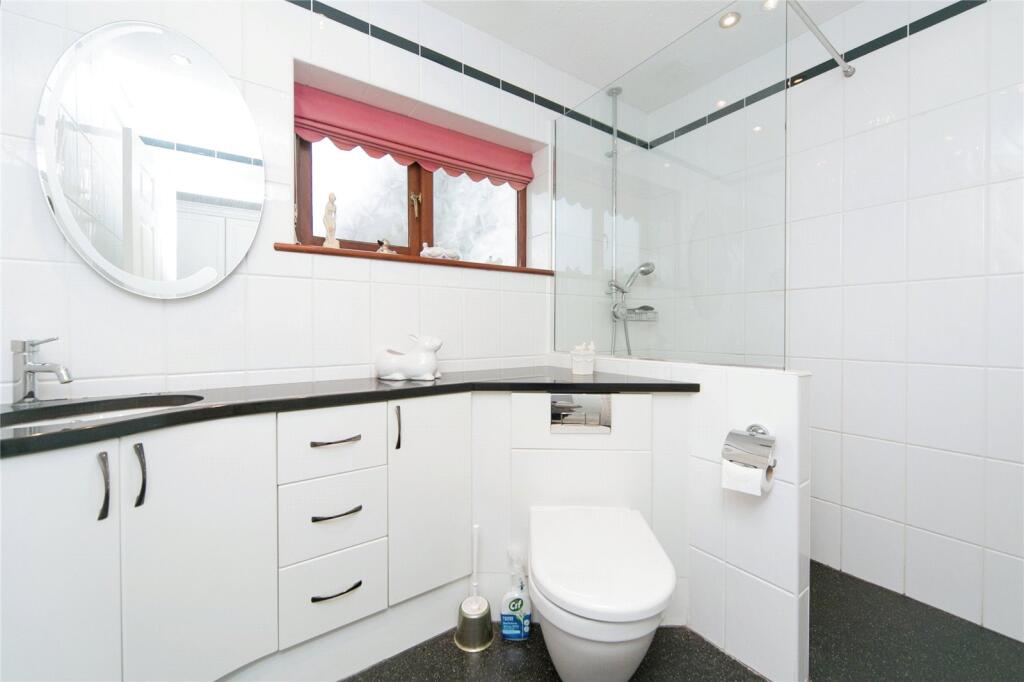 4 bed Detached Bungalow
