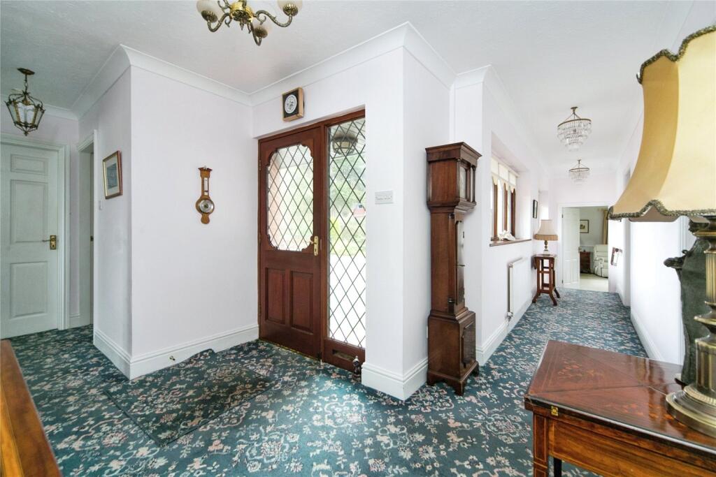 4 bed Detached Bungalow