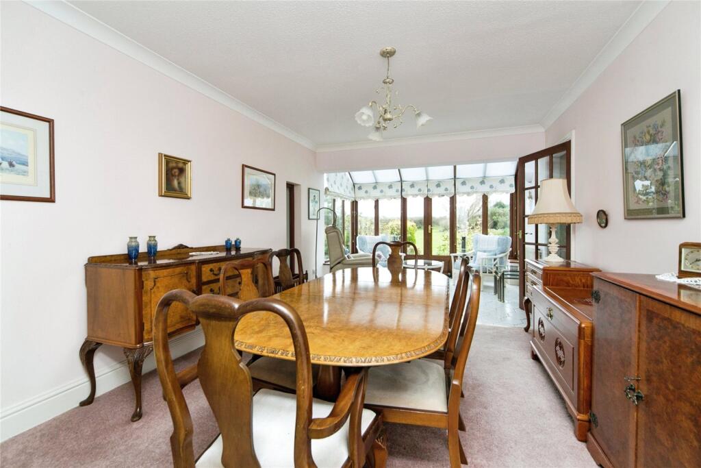4 bed Detached Bungalow