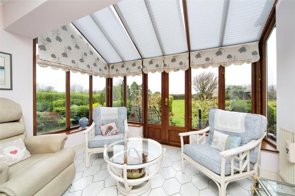 4 bed Detached Bungalow