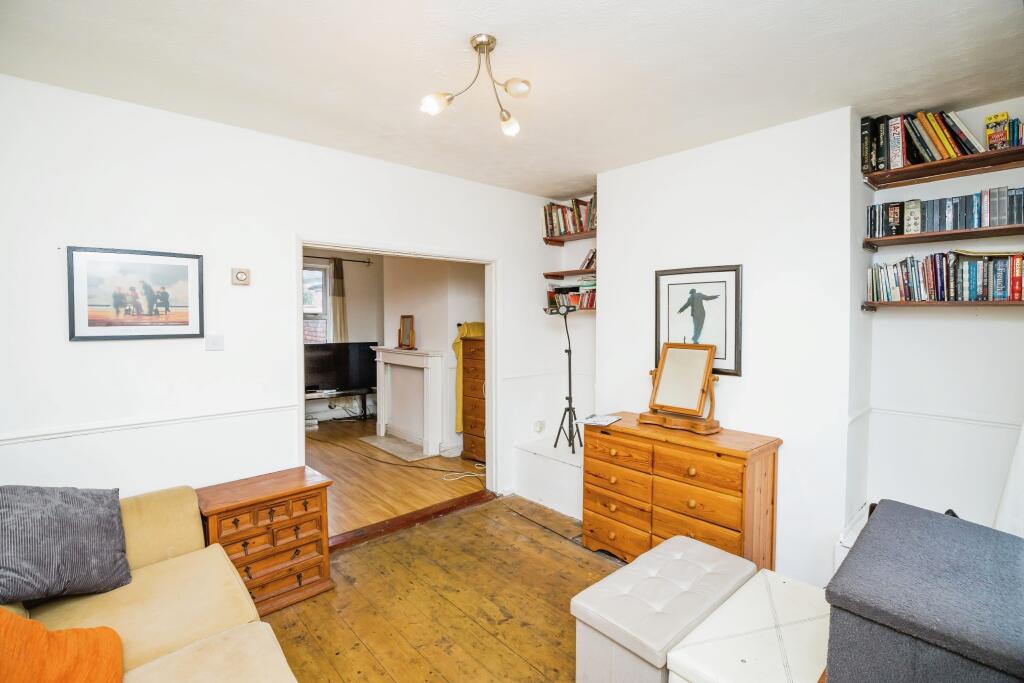 2 bed Semi-Detached