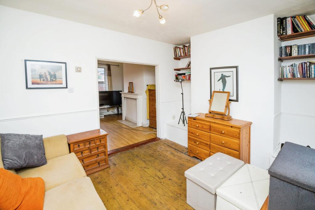 2 bed Semi-Detached