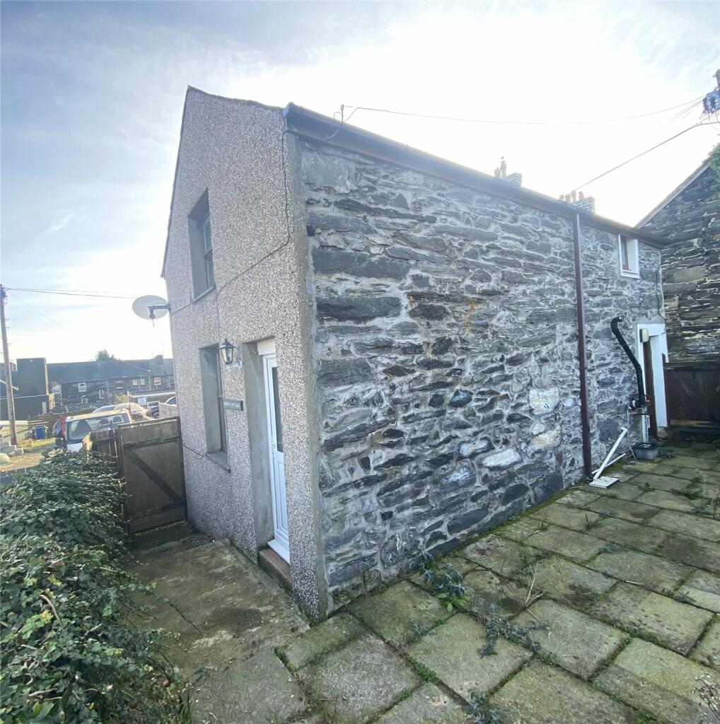 2 bed House