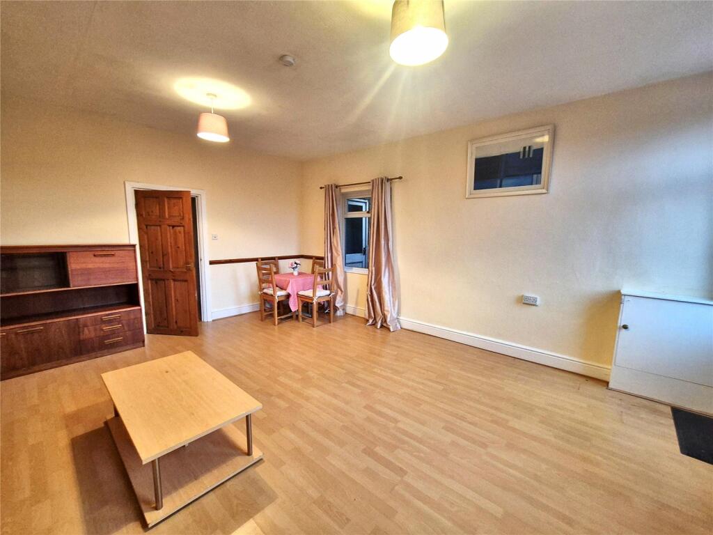 2 bed End of Terrace
