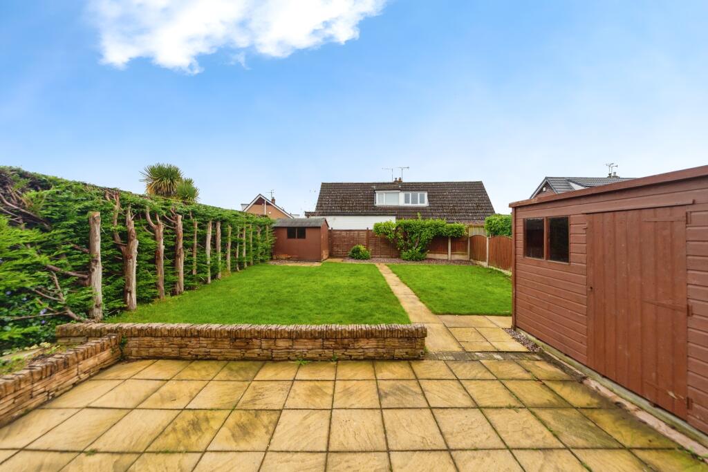 2 bed Semi-Detached Bungalow