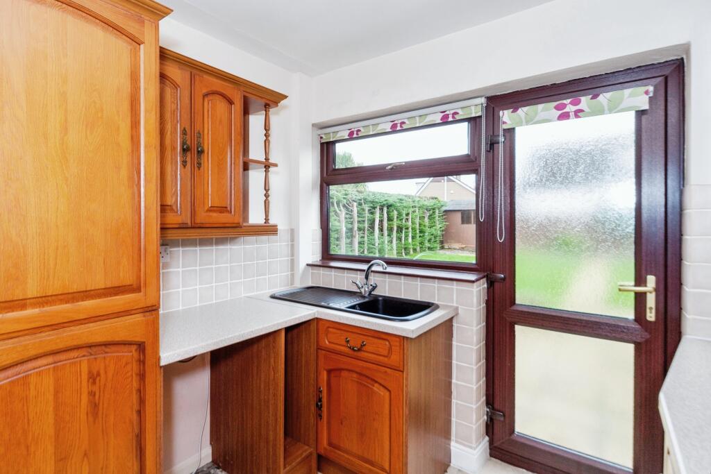 2 bed Semi-Detached Bungalow